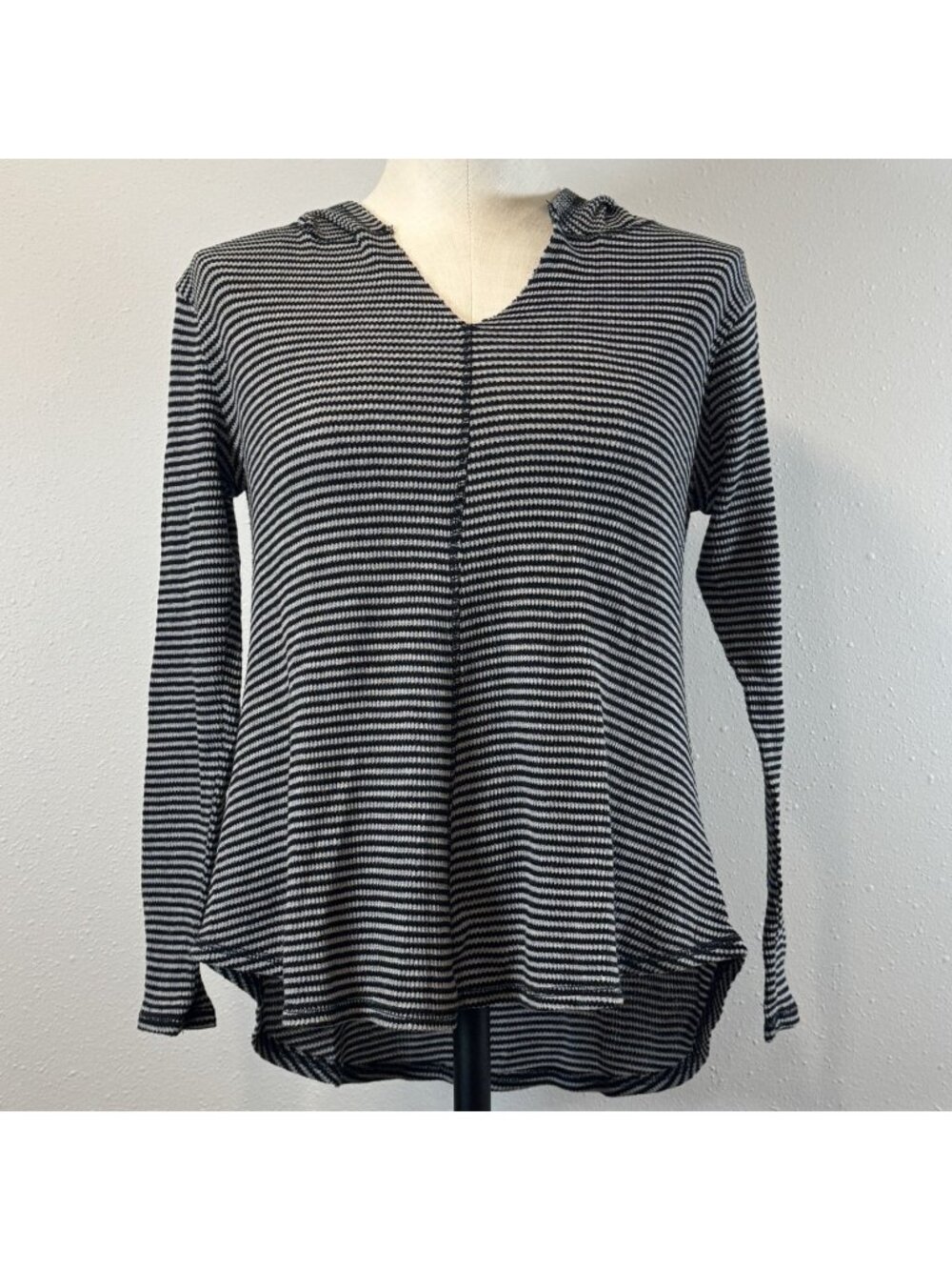 No Comment Lightweight Hoodie Womens Sz Small Black Striped Pullover Long Sleeve